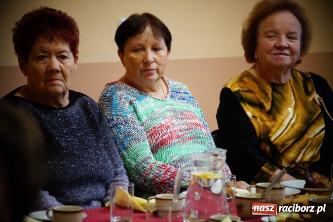 Zdjęcie w galerii na portalu naszraciborz.pl: Seniorzy z Nędzy przy karaoke świętowali sw&oacute;j dzień wiadomości z regionu