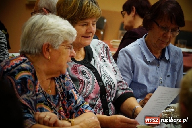 Zdjęcie w galerii na portalu naszraciborz.pl: Seniorzy z Nędzy przy karaoke świętowali sw&oacute;j dzień wiadomości z regionu