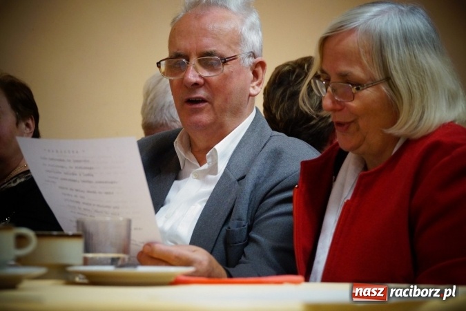 Zdjęcie w galerii na portalu naszraciborz.pl: Seniorzy z Nędzy przy karaoke świętowali sw&oacute;j dzień wiadomości z regionu
