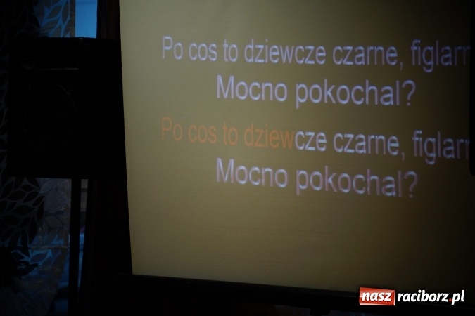 Zdjęcie w galerii na portalu naszraciborz.pl: Seniorzy z Nędzy przy karaoke świętowali sw&oacute;j dzień wiadomości z regionu