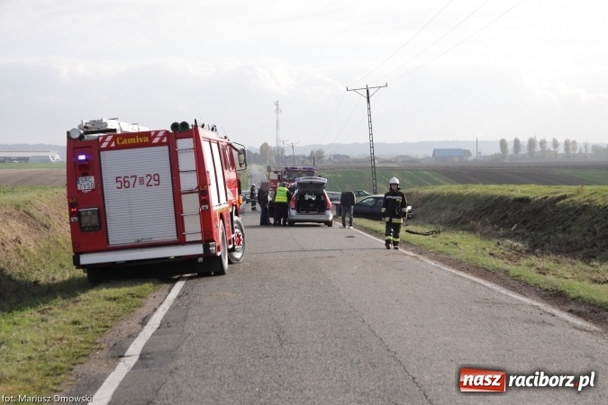 Zdjęcie w galerii na portalu naszraciborz.pl: Dachowanie samochodu na trasie Samborowice-Krzanowice wiadomości z regionu