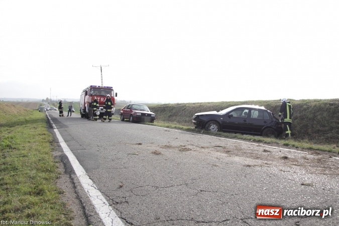 Zdjęcie w galerii na portalu naszraciborz.pl: Dachowanie samochodu na trasie Samborowice-Krzanowice wiadomości z regionu