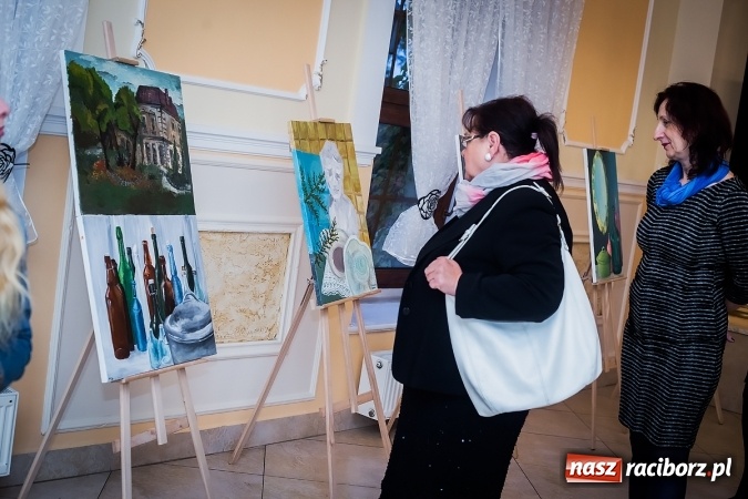 Zdjęcie w galerii na portalu naszraciborz.pl: Wernisaż prac malarskich w Pałacu Wojnowice wiadomości z regionu