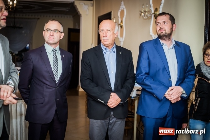 Zdjęcie w galerii na portalu naszraciborz.pl: Wernisaż prac malarskich w Pałacu Wojnowice wiadomości z regionu