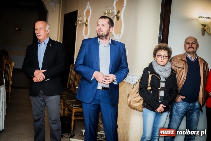 Zdjęcie w galerii na portalu naszraciborz.pl: Wernisaż prac malarskich w Pałacu Wojnowice wiadomości z regionu