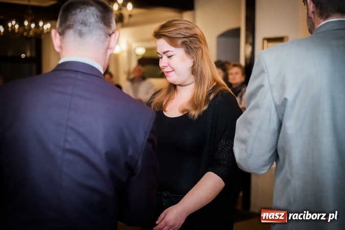 Zdjęcie w galerii na portalu naszraciborz.pl: Wernisaż prac malarskich w Pałacu Wojnowice wiadomości z regionu