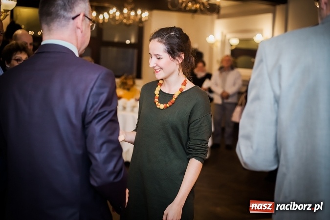 Zdjęcie w galerii na portalu naszraciborz.pl: Wernisaż prac malarskich w Pałacu Wojnowice wiadomości z regionu