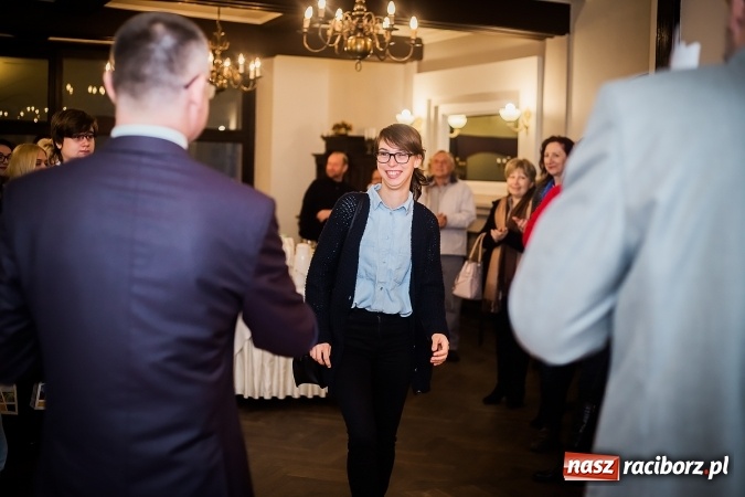 Zdjęcie w galerii na portalu naszraciborz.pl: Wernisaż prac malarskich w Pałacu Wojnowice wiadomości z regionu