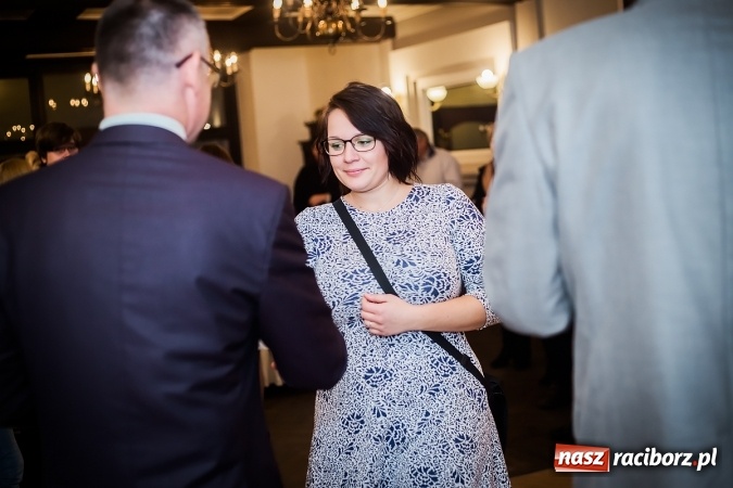 Zdjęcie w galerii na portalu naszraciborz.pl: Wernisaż prac malarskich w Pałacu Wojnowice wiadomości z regionu