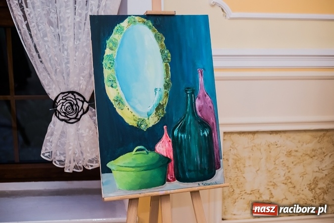 Zdjęcie w galerii na portalu naszraciborz.pl: Wernisaż prac malarskich w Pałacu Wojnowice wiadomości z regionu