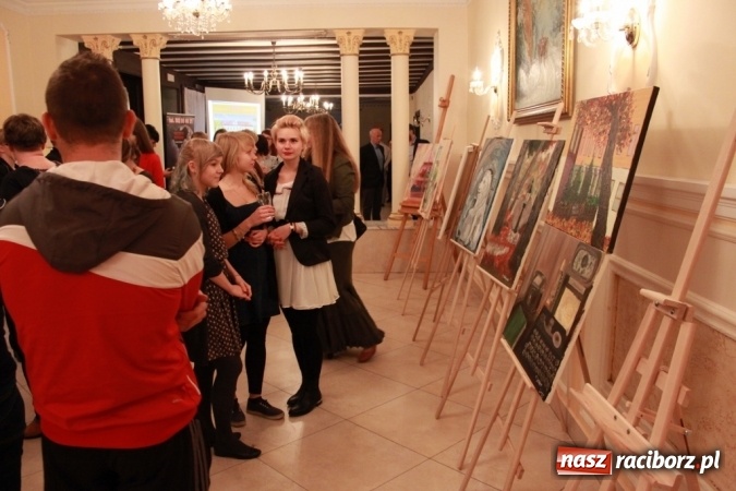 Zdjęcie w galerii na portalu naszraciborz.pl: Wernisaż prac malarskich w Pałacu Wojnowice wiadomości z regionu