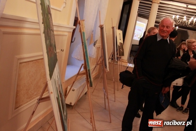 Zdjęcie w galerii na portalu naszraciborz.pl: Wernisaż prac malarskich w Pałacu Wojnowice wiadomości z regionu
