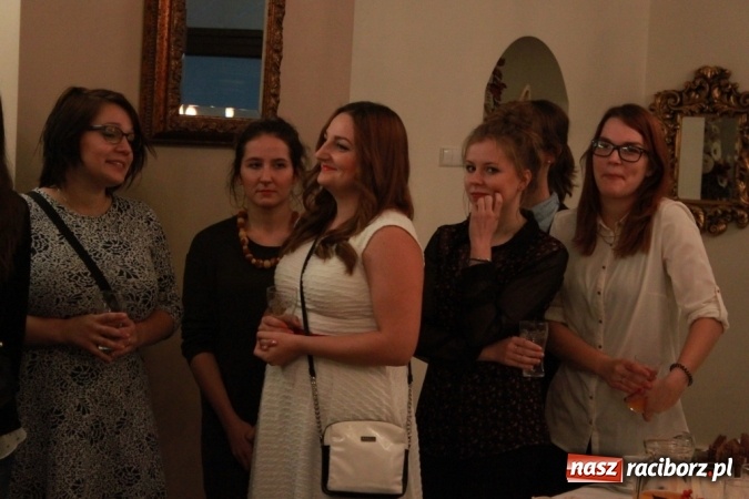 Zdjęcie w galerii na portalu naszraciborz.pl: Wernisaż prac malarskich w Pałacu Wojnowice wiadomości z regionu