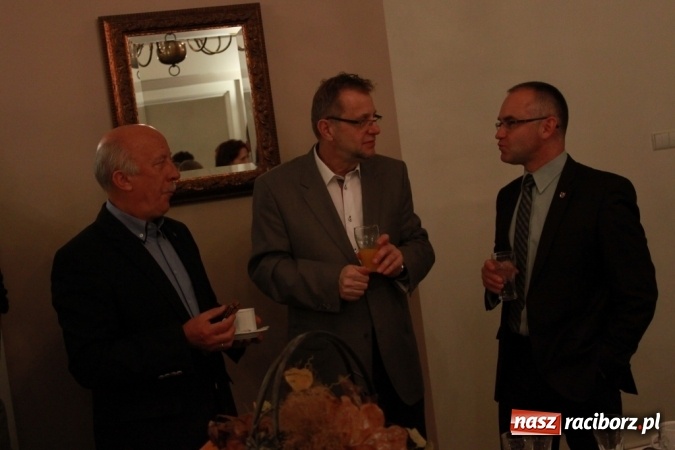 Zdjęcie w galerii na portalu naszraciborz.pl: Wernisaż prac malarskich w Pałacu Wojnowice wiadomości z regionu