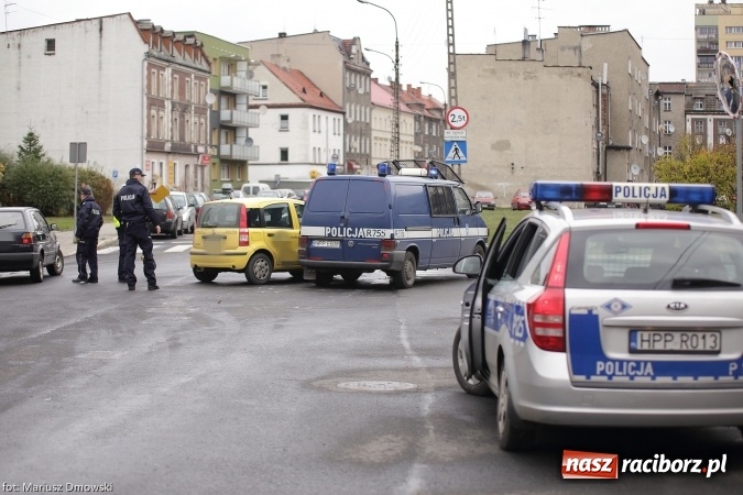 Zdjęcie w galerii na portalu naszraciborz.pl: Panda zderzyła się z policyjnym furgonem wiadomości z regionu