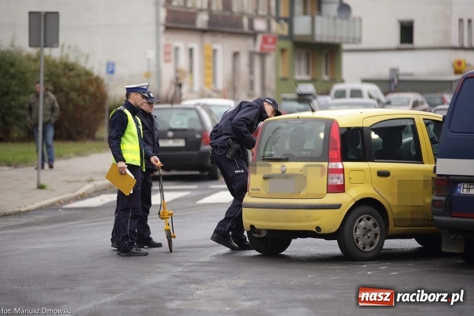Zdjęcie w galerii na portalu naszraciborz.pl: Panda zderzyła się z policyjnym furgonem wiadomości z regionu