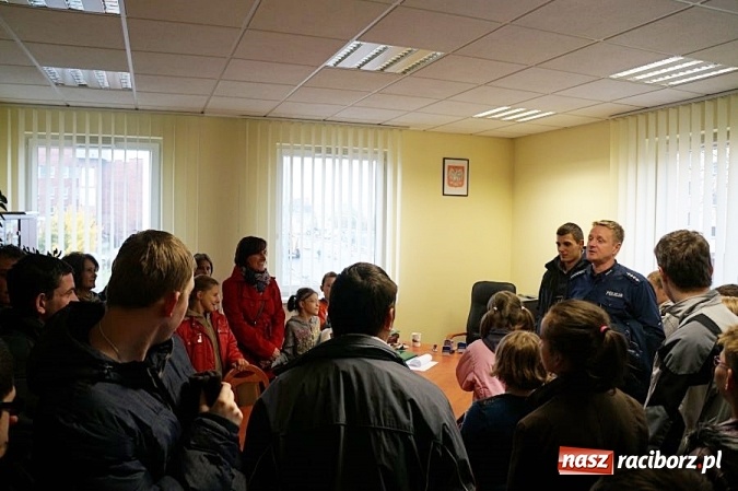 Zdjęcie w galerii na portalu naszraciborz.pl: Uczniowie Zespołu Szkół Specjalnych z wizytą u raciborskich mundurowych  wiadomości z regionu