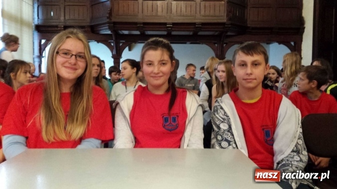 Zdjęcie w galerii na portalu naszraciborz.pl: Czytanie to przyjemność. Udowodnili to w Gimnazjum nr 5  wiadomości z regionu