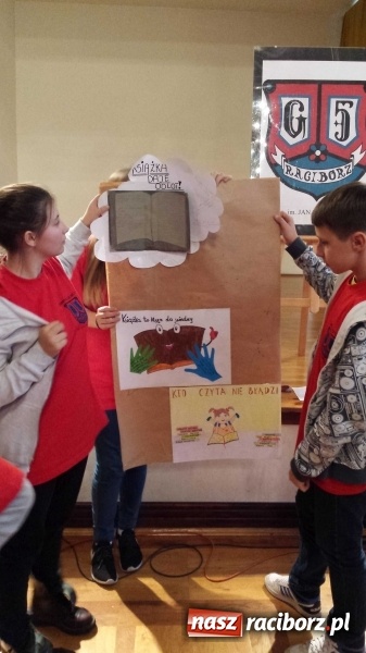 Zdjęcie w galerii na portalu naszraciborz.pl: Czytanie to przyjemność. Udowodnili to w Gimnazjum nr 5  wiadomości z regionu