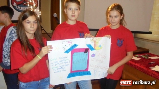 Zdjęcie w galerii na portalu naszraciborz.pl: Czytanie to przyjemność. Udowodnili to w Gimnazjum nr 5  wiadomości z regionu