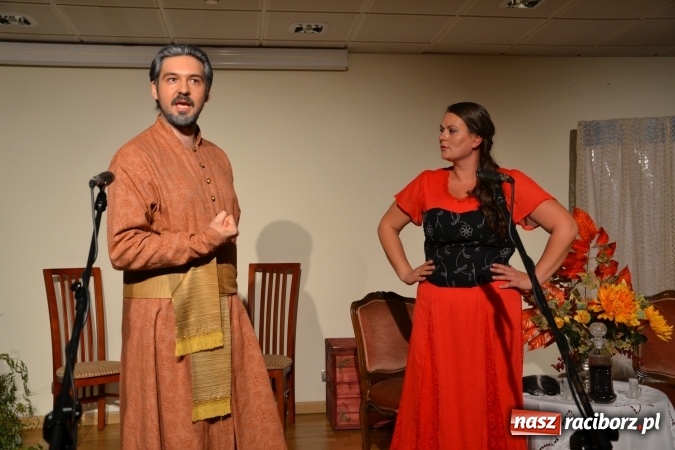 Zdjęcie w galerii na portalu naszraciborz.pl: Falbanka i szabelka - premiera spektaklu w nowej obsadzie na Zamku Piastowskim za nami  wiadomości z regionu