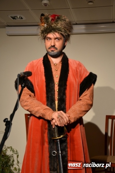 Zdjęcie w galerii na portalu naszraciborz.pl: Falbanka i szabelka - premiera spektaklu w nowej obsadzie na Zamku Piastowskim za nami  wiadomości z regionu