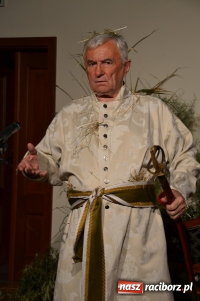 Zdjęcie w galerii na portalu naszraciborz.pl: Falbanka i szabelka - premiera spektaklu w nowej obsadzie na Zamku Piastowskim za nami  wiadomości z regionu