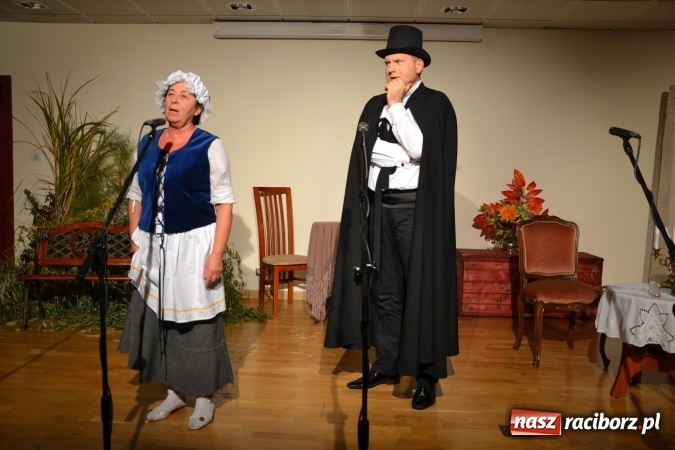 Zdjęcie w galerii na portalu naszraciborz.pl: Falbanka i szabelka - premiera spektaklu w nowej obsadzie na Zamku Piastowskim za nami  wiadomości z regionu