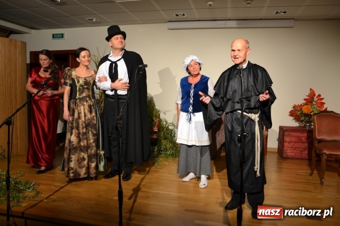 Zdjęcie w galerii na portalu naszraciborz.pl: Falbanka i szabelka - premiera spektaklu w nowej obsadzie na Zamku Piastowskim za nami  wiadomości z regionu