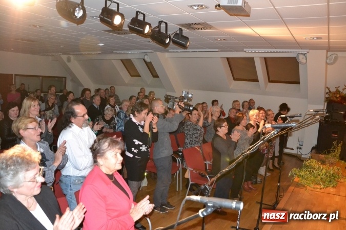 Zdjęcie w galerii na portalu naszraciborz.pl: Falbanka i szabelka - premiera spektaklu w nowej obsadzie na Zamku Piastowskim za nami  wiadomości z regionu