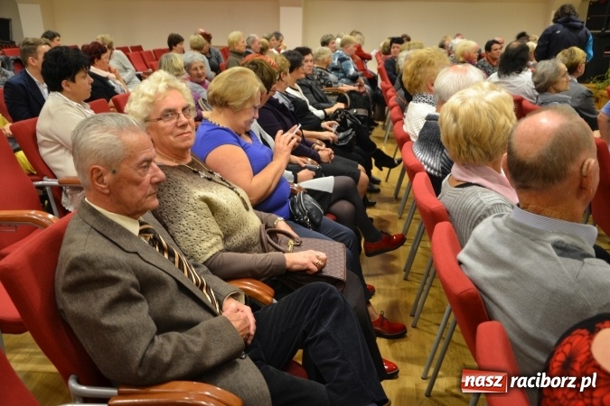 Zdjęcie w galerii na portalu naszraciborz.pl: Falbanka i szabelka - premiera spektaklu w nowej obsadzie na Zamku Piastowskim za nami  wiadomości z regionu