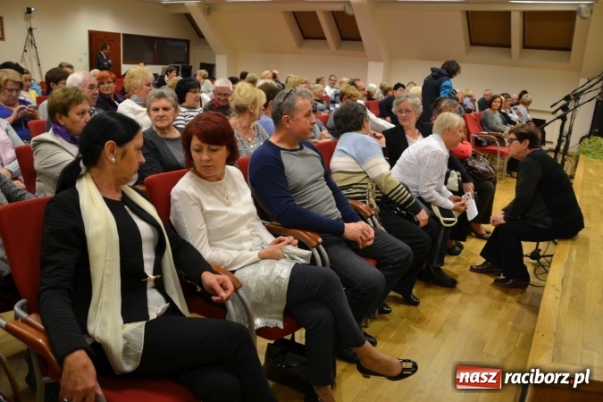 Zdjęcie w galerii na portalu naszraciborz.pl: Falbanka i szabelka - premiera spektaklu w nowej obsadzie na Zamku Piastowskim za nami  wiadomości z regionu