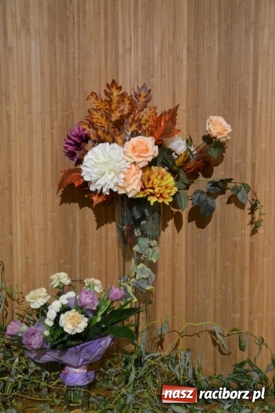 Zdjęcie w galerii na portalu naszraciborz.pl: Falbanka i szabelka - premiera spektaklu w nowej obsadzie na Zamku Piastowskim za nami  wiadomości z regionu