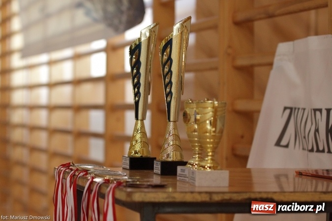 Zdjęcie w galerii na portalu naszraciborz.pl: Drążek i Kuśnierz najlepsi w badmintonie wiadomości z regionu