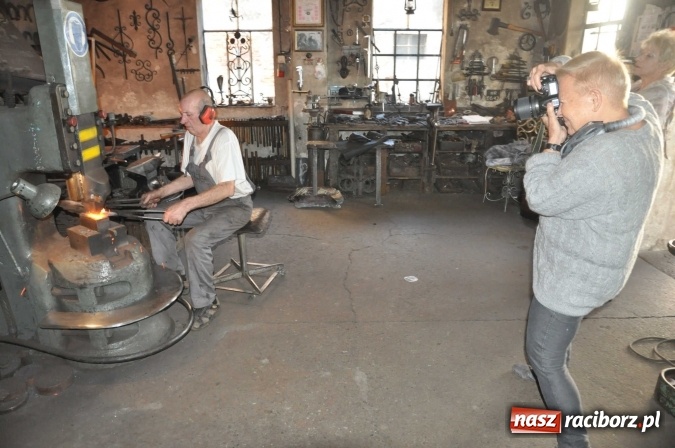 Zdjęcie w galerii na portalu naszraciborz.pl: Elżbieta Dzikowska na tropie najciekawszych miejsc ziemi raciborskiej wiadomości z regionu