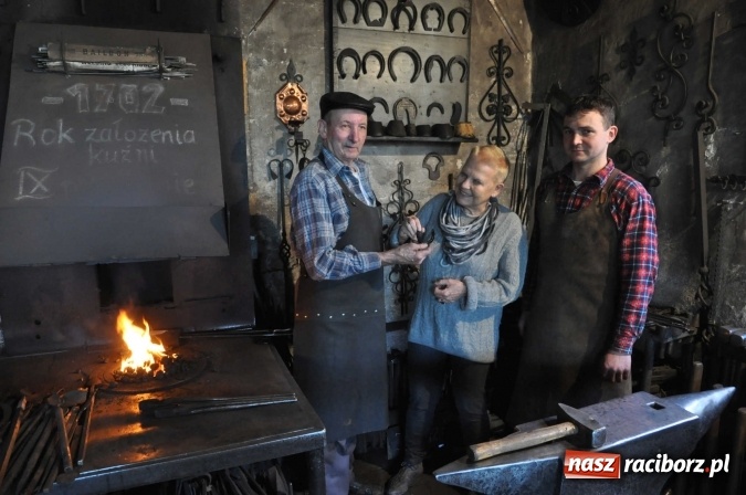 Zdjęcie w galerii na portalu naszraciborz.pl: Elżbieta Dzikowska na tropie najciekawszych miejsc ziemi raciborskiej wiadomości z regionu