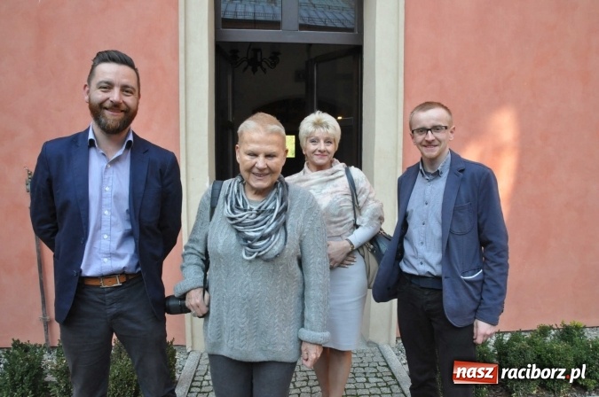 Zdjęcie w galerii na portalu naszraciborz.pl: Elżbieta Dzikowska na tropie najciekawszych miejsc ziemi raciborskiej wiadomości z regionu