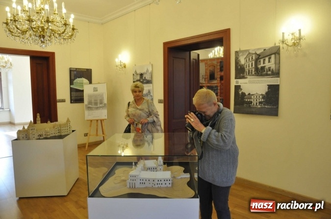 Zdjęcie w galerii na portalu naszraciborz.pl: Elżbieta Dzikowska na tropie najciekawszych miejsc ziemi raciborskiej wiadomości z regionu