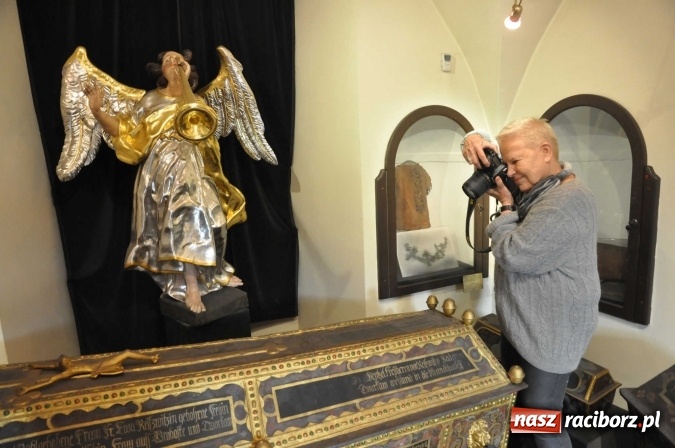 Zdjęcie w galerii na portalu naszraciborz.pl: Elżbieta Dzikowska na tropie najciekawszych miejsc ziemi raciborskiej wiadomości z regionu