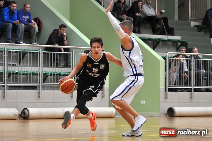 Zdjęcie w galerii na portalu naszraciborz.pl: Akademicy z Katowic lepsi od Ofensywy wiadomości z regionu