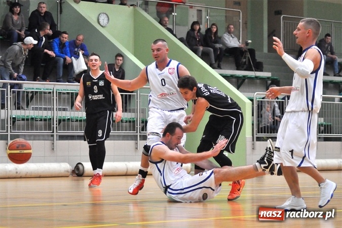 Zdjęcie w galerii na portalu naszraciborz.pl: Akademicy z Katowic lepsi od Ofensywy wiadomości z regionu