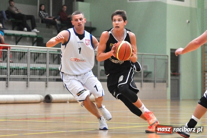 Zdjęcie w galerii na portalu naszraciborz.pl: Akademicy z Katowic lepsi od Ofensywy wiadomości z regionu