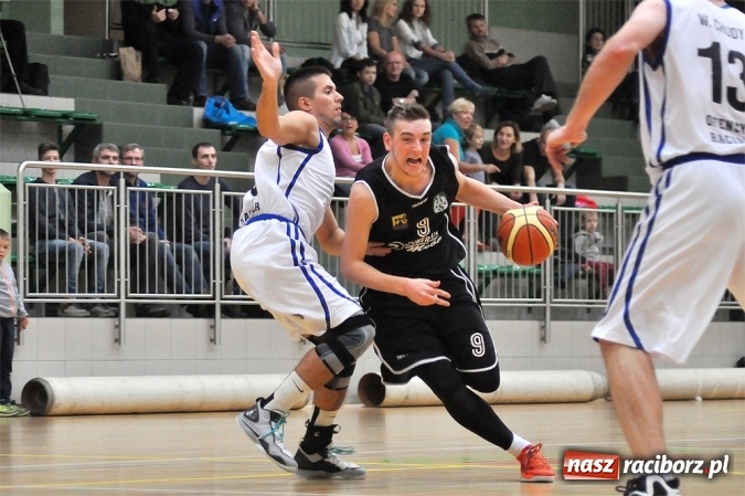 Zdjęcie w galerii na portalu naszraciborz.pl: Akademicy z Katowic lepsi od Ofensywy wiadomości z regionu