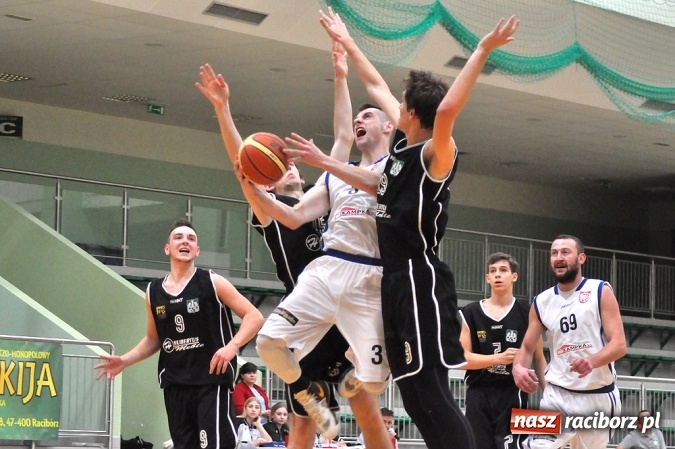 Zdjęcie w galerii na portalu naszraciborz.pl: Akademicy z Katowic lepsi od Ofensywy wiadomości z regionu