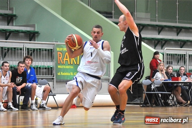 Zdjęcie w galerii na portalu naszraciborz.pl: Akademicy z Katowic lepsi od Ofensywy wiadomości z regionu