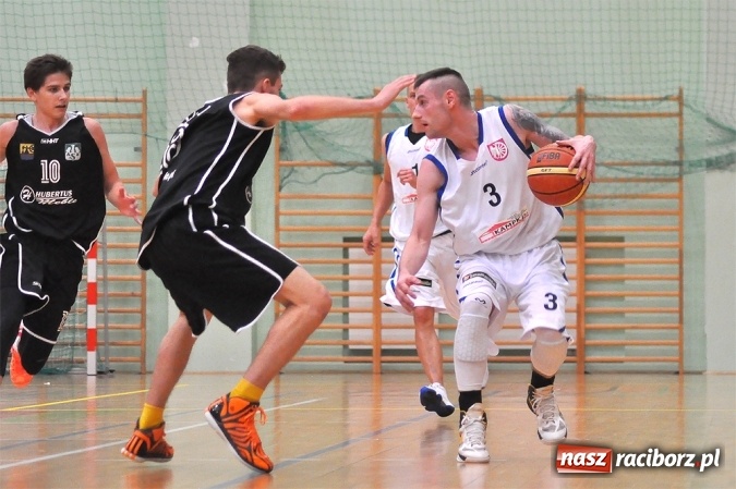 Zdjęcie w galerii na portalu naszraciborz.pl: Akademicy z Katowic lepsi od Ofensywy wiadomości z regionu