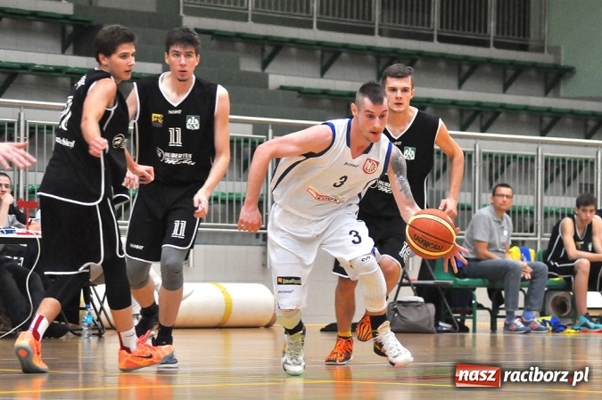 Zdjęcie w galerii na portalu naszraciborz.pl: Akademicy z Katowic lepsi od Ofensywy wiadomości z regionu