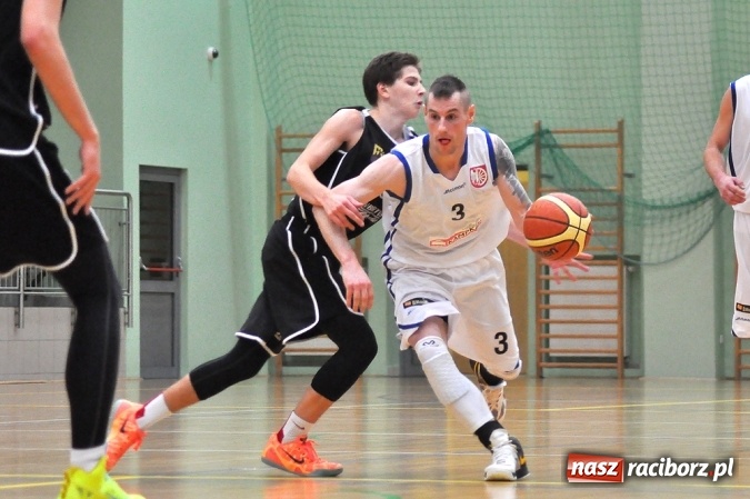 Zdjęcie w galerii na portalu naszraciborz.pl: Akademicy z Katowic lepsi od Ofensywy wiadomości z regionu