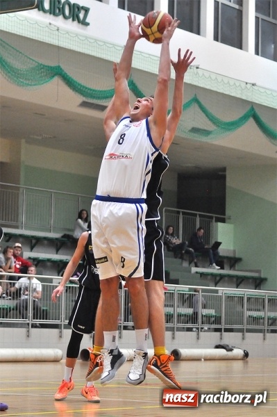 Zdjęcie w galerii na portalu naszraciborz.pl: Akademicy z Katowic lepsi od Ofensywy wiadomości z regionu