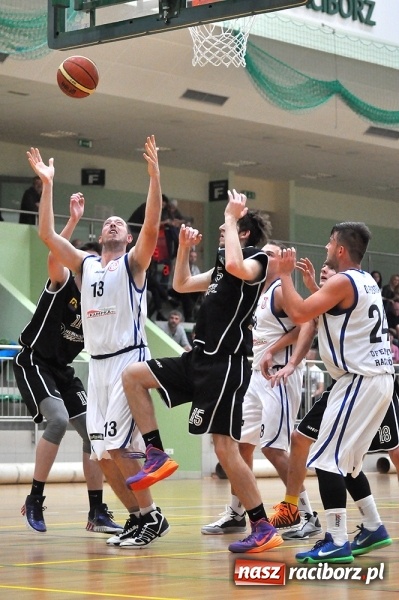 Zdjęcie w galerii na portalu naszraciborz.pl: Akademicy z Katowic lepsi od Ofensywy wiadomości z regionu